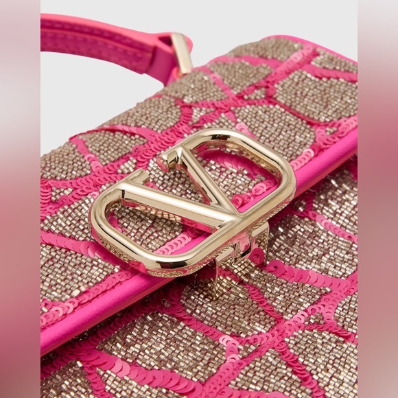 🛍️SOLD🛍️Valentino Garavani NWT VSLING Iconographe Mini
Sequins Top-Handle Bag - Picture 9 of 12